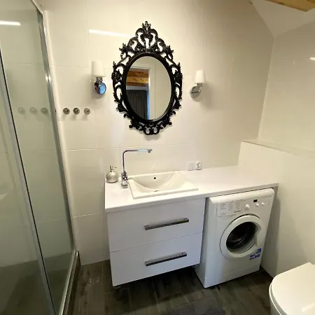 Дом отдыха In With Pool & Дзивновек