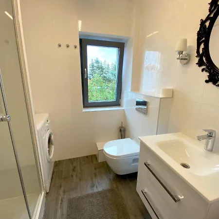 In With Pool & Дзивновек