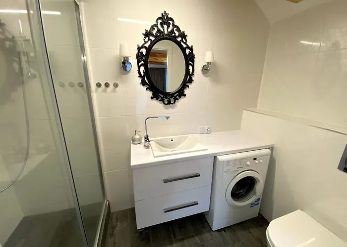 Nyaraló In With Pool & Dziwnówek