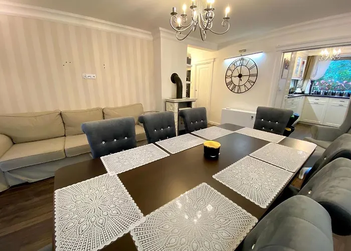 Nyaraló In With Pool &